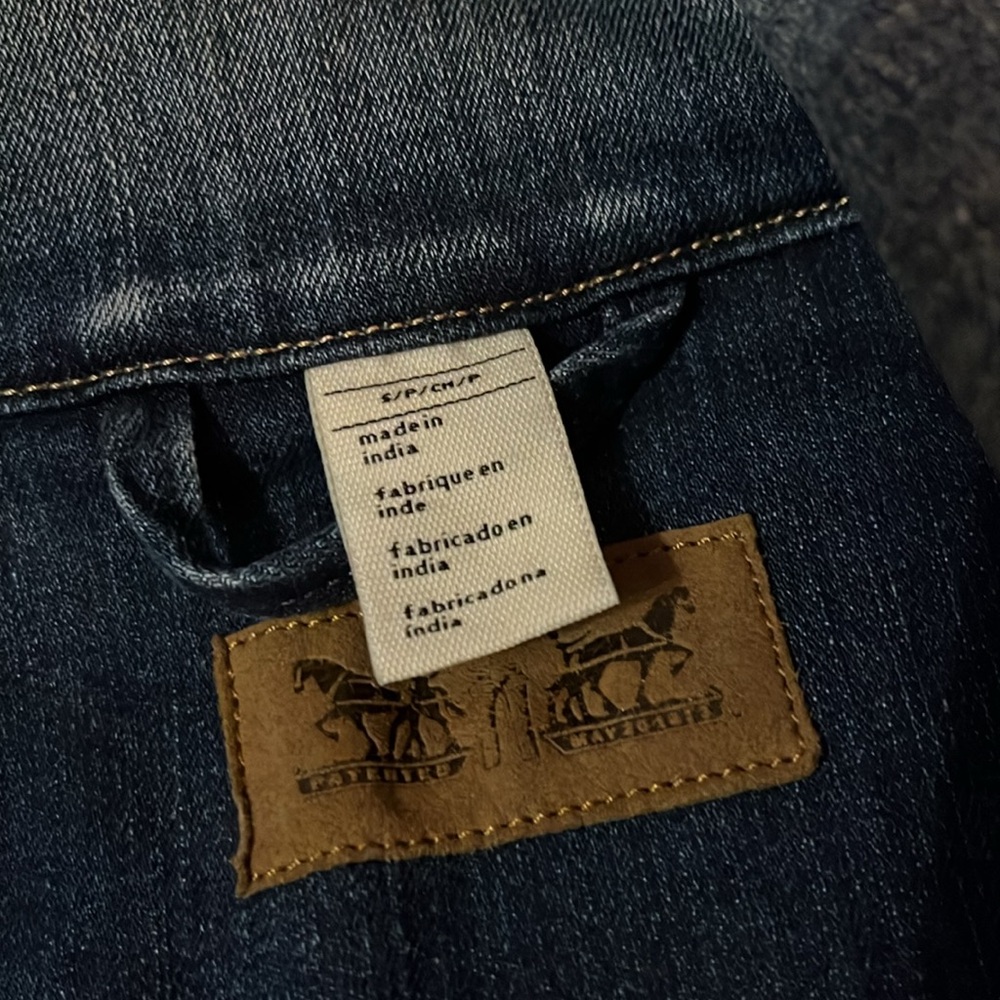 Levi’s Jacket - Picture 7 of 12